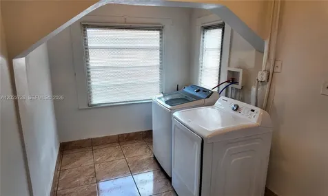 1727 NW 50th Street Miami FL 33142