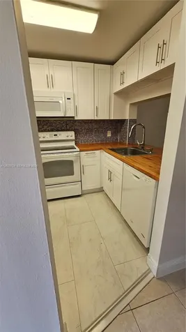 10005 Winding Lake Road Sunrise FL 33351