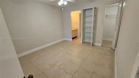 10005 Winding Lake Road Sunrise FL 33351
