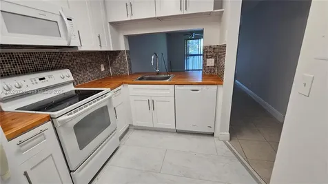 10005 Winding Lake Road Sunrise FL 33351