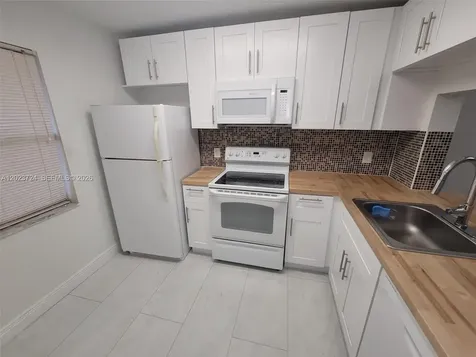 10005 Winding Lake Road Sunrise FL 33351