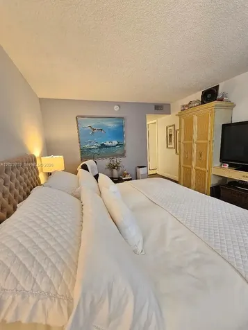 18061 Biscayne Boulevard Aventura FL 33160