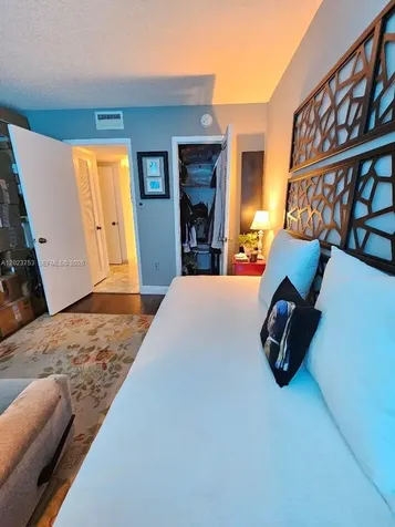 18061 Biscayne Boulevard Aventura FL 33160