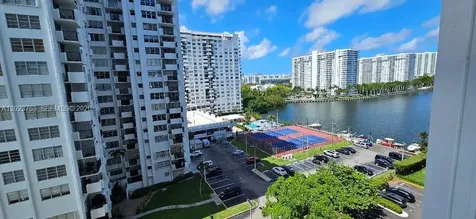18061 Biscayne Boulevard Aventura FL 33160