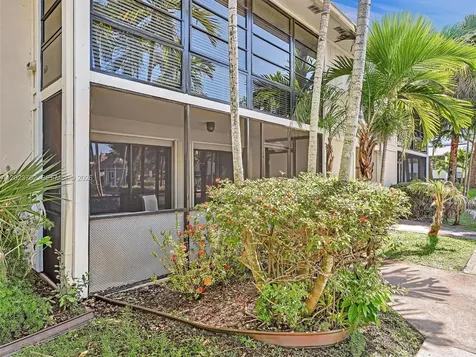 831 NE 199th Street Miami FL 33179
