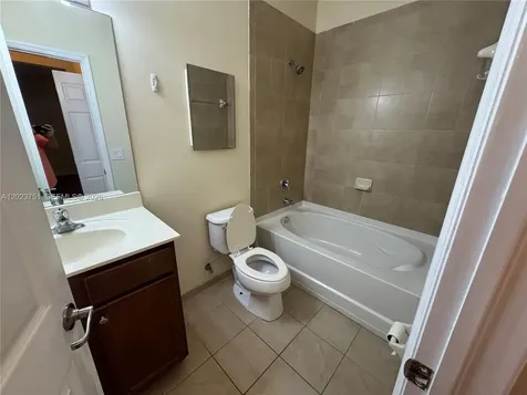 8650 NW 97 Avenue Doral FL 33178