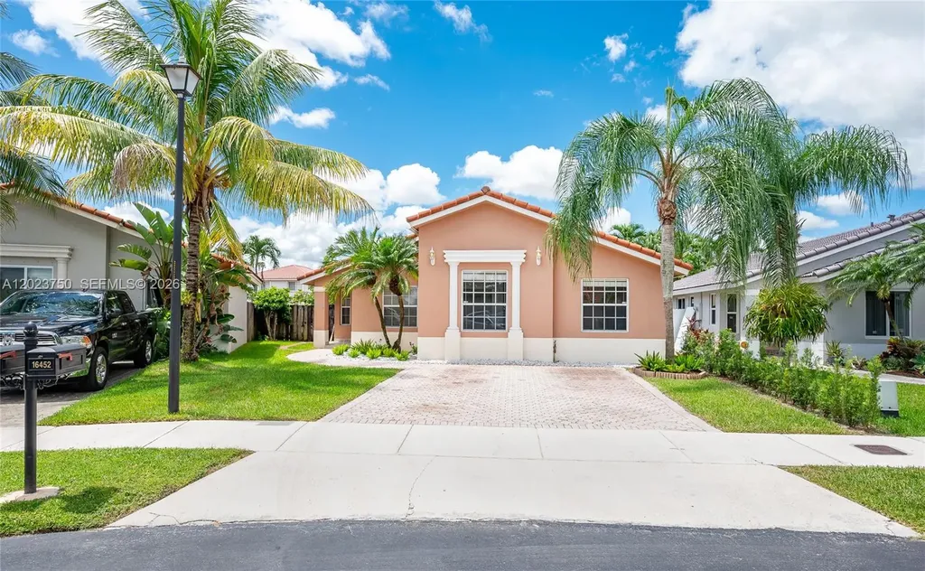 16452 SW 99th Lane Miami FL 33196
