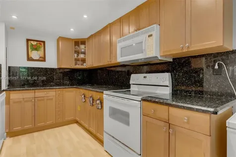 2000 Towerside Terrace Miami FL 33138