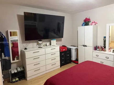 1245 W 24th Street Hialeah FL 33010