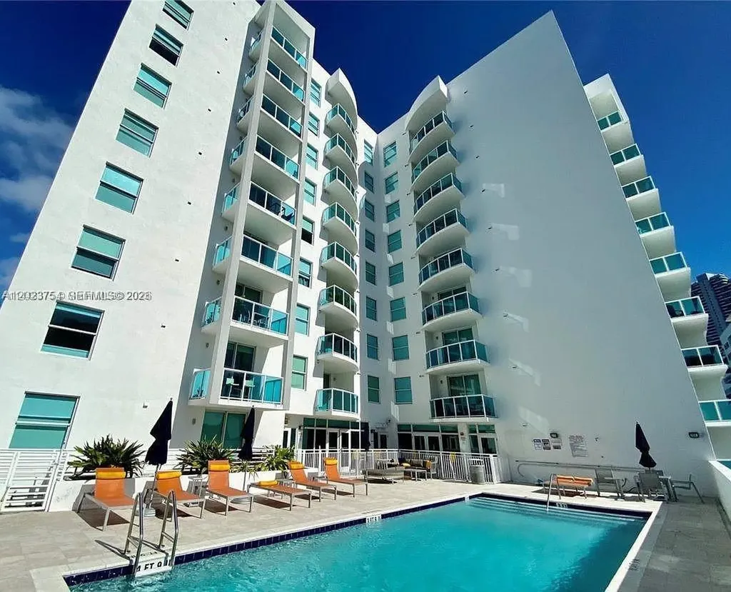 1723 SW 2nd Avenue Miami FL 33129