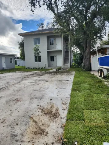 2750 NW 58th Street Miami FL 33142