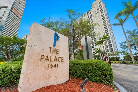 1541 Brickell Avenue Miami FL 33129