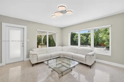 709 NW 9th Court Hallandale Beach FL 33009
