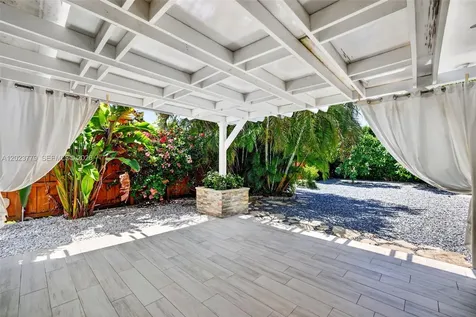 709 NW 9th Court Hallandale Beach FL 33009