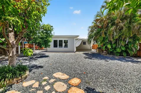 709 NW 9th Court Hallandale Beach FL 33009