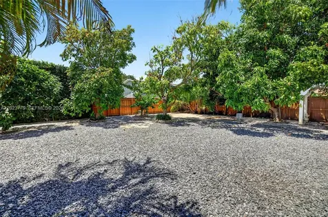 709 NW 9th Court Hallandale Beach FL 33009