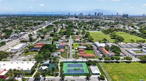 709 NW 9th Court Hallandale Beach FL 33009