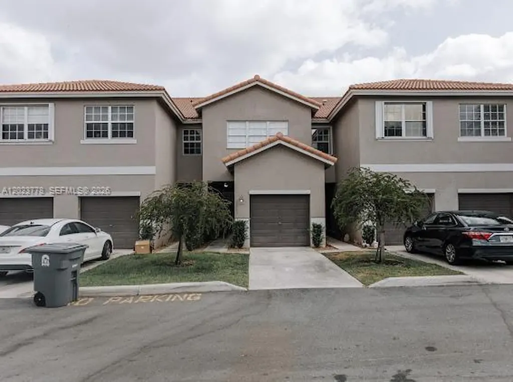 10245 Via Hibiscus Boca Raton FL 33428