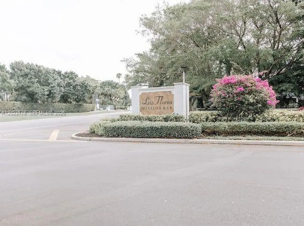 10245 Via Hibiscus Boca Raton FL 33428