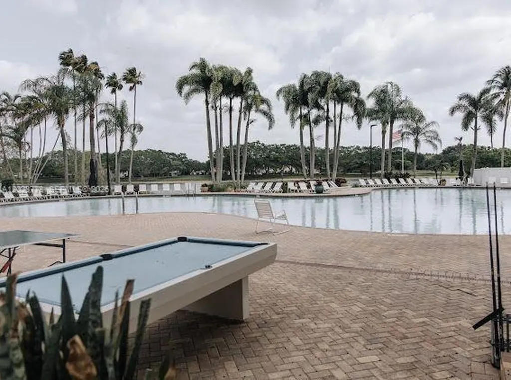 10245 Via Hibiscus Boca Raton FL 33428