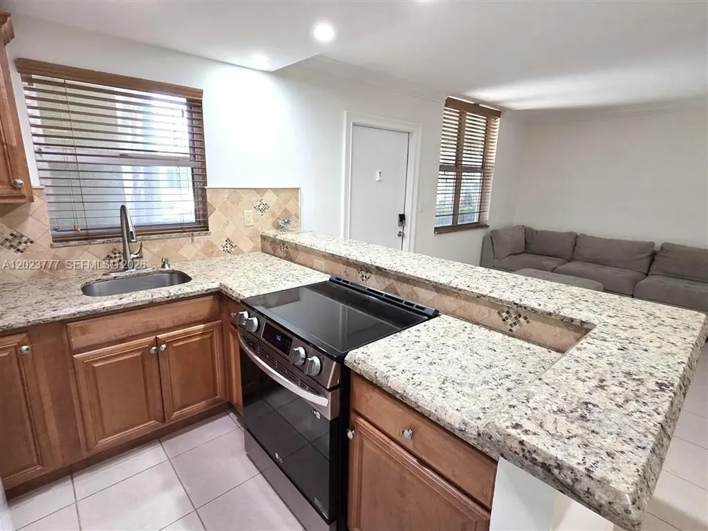 2400 NE 10th Street Pompano Beach FL 33062