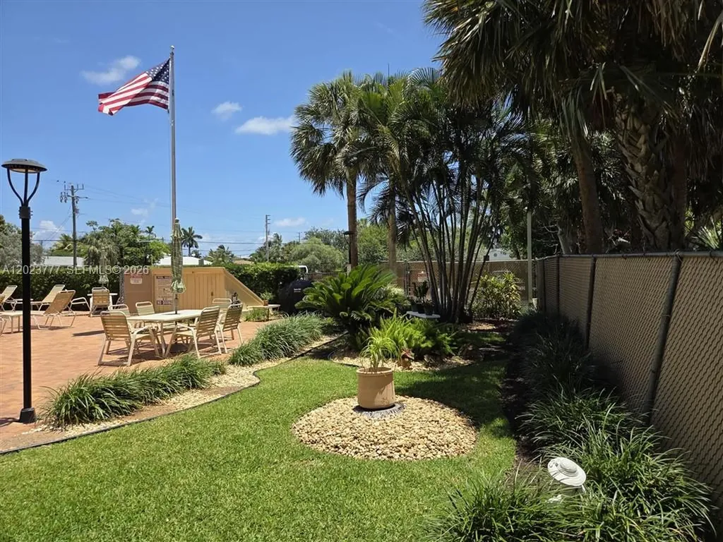 2400 NE 10th Street Pompano Beach FL 33062
