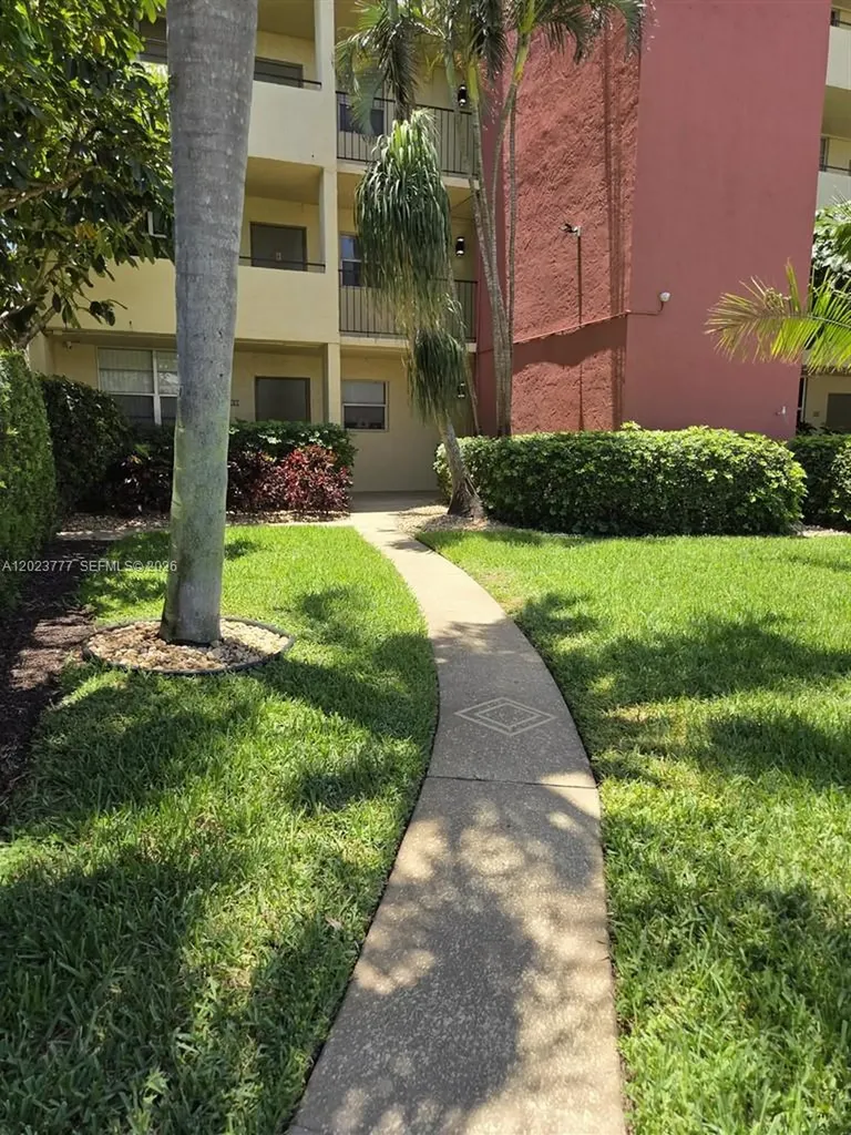 2400 NE 10th Street Pompano Beach FL 33062