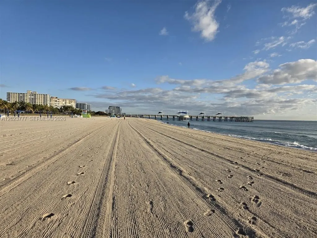 2400 NE 10th Street Pompano Beach FL 33062