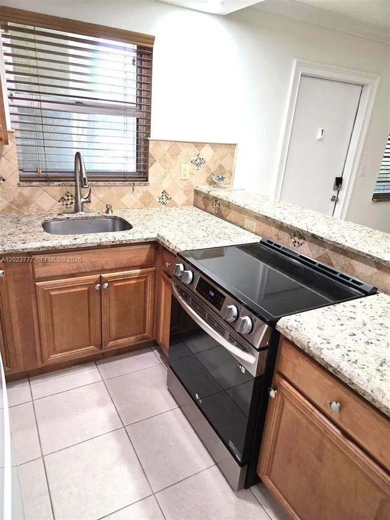 2400 NE 10th Street Pompano Beach FL 33062