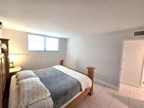2400 NE 10th Street Pompano Beach FL 33062