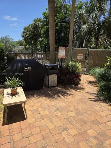 2400 NE 10th Street Pompano Beach FL 33062