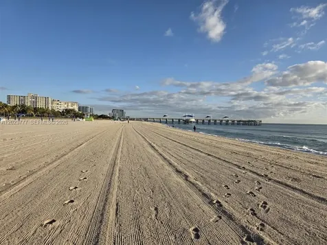 2400 NE 10th Street Pompano Beach FL 33062