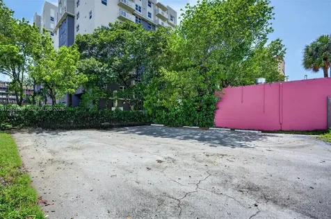 Turnkey Outdoor Beer Garden & Culinary Venue Miami FL 33138