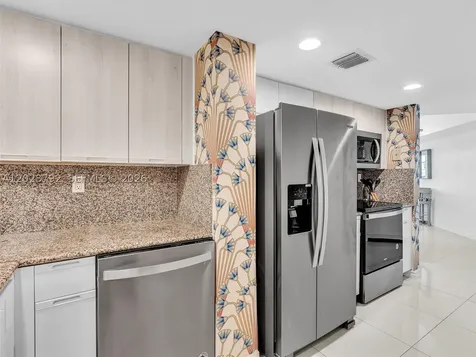 825 Brickell Bay Drive Miami FL 33131