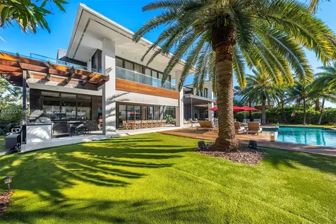 385 Centre Island Golden Beach FL 33160
