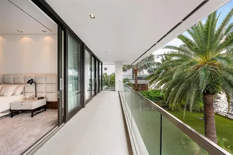 385 Centre Island Golden Beach FL 33160