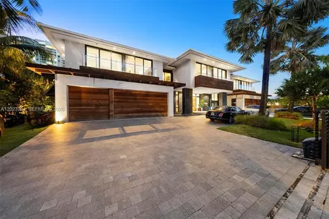 385 Centre Island Golden Beach FL 33160