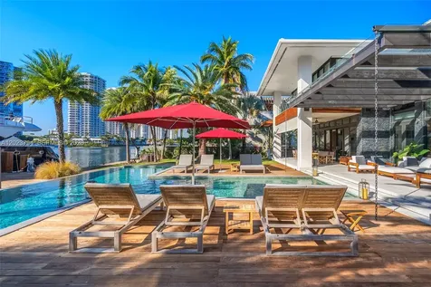 385 Centre Island Golden Beach FL 33160