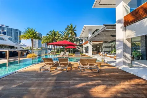 385 Centre Island Golden Beach FL 33160