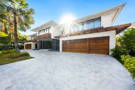 385 Centre Island Golden Beach FL 33160
