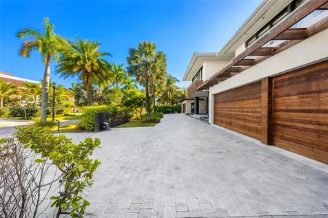 385 Centre Island Golden Beach FL 33160