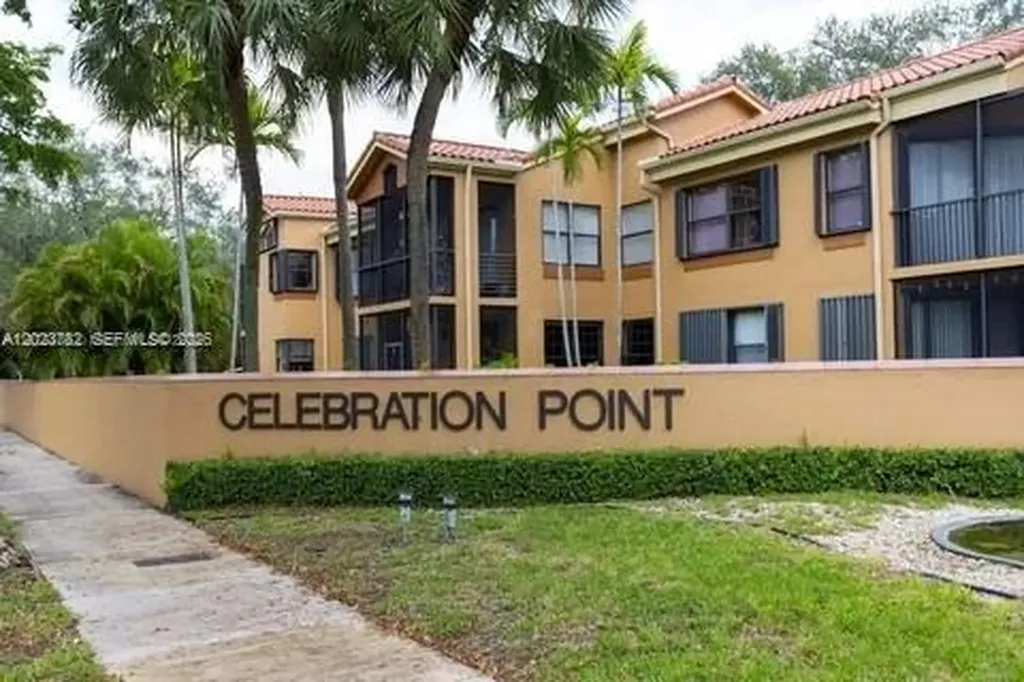15525 N Miami Lakeway N Miami Lakes FL 33014