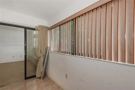 15525 N Miami Lakeway N Miami Lakes FL 33014