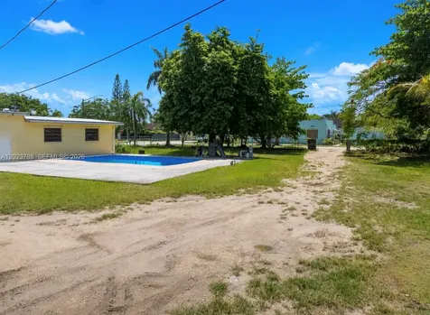 329 NW 13th Street Homestead FL 33030