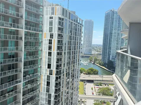 77 SE 5th Street Miami FL 33131