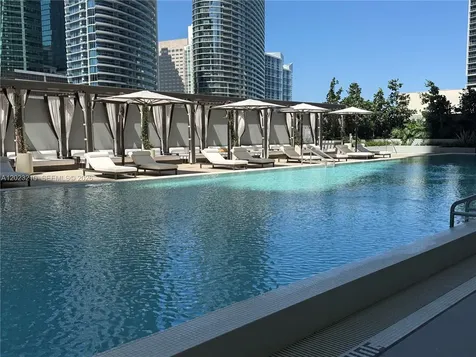 77 SE 5th Street Miami FL 33131