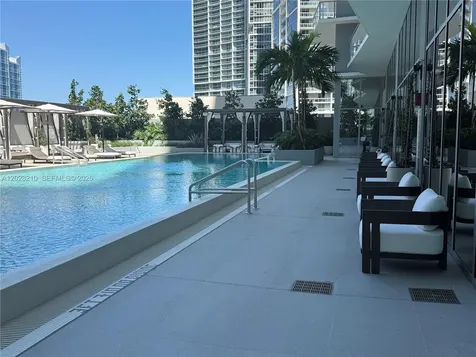 77 SE 5th Street Miami FL 33131