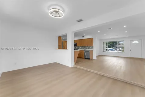 7150 SW 10th Street Pembroke Pines FL 33023