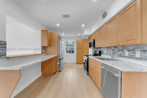 7150 SW 10th Street Pembroke Pines FL 33023