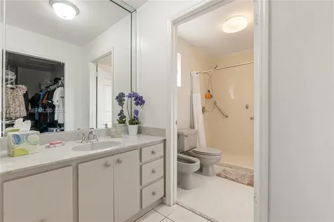 3254 W 78th Street Hialeah FL 33018